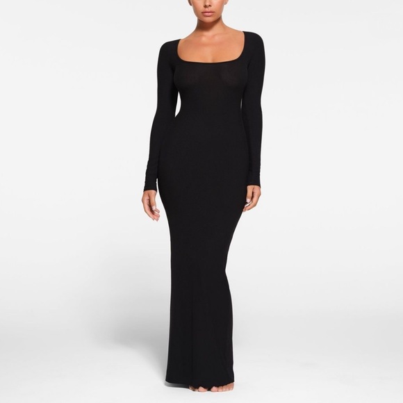 SKIMS SOFT LOUNGE LONG SLEEVE DRESS ‘ONYX’ - Picture 8 of 15